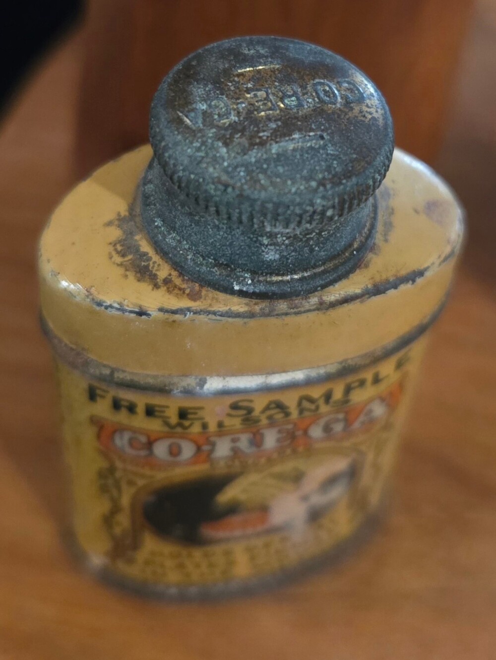 Vintage Wilson Co-RegA Denture Powder Tin in Yellow and Black - Picture 3 of 3